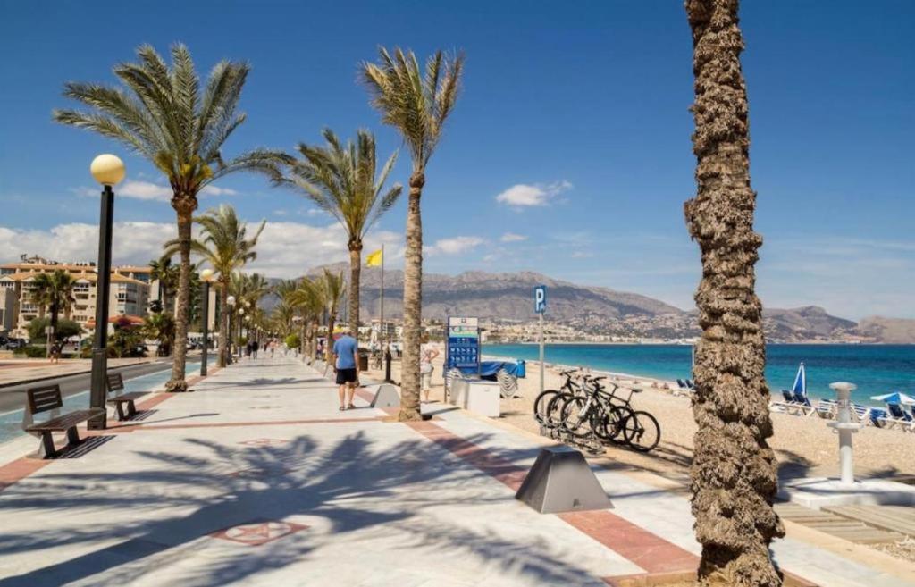 Bright Sunny Albir Beach Apartment 阿尔比尔 外观 照片