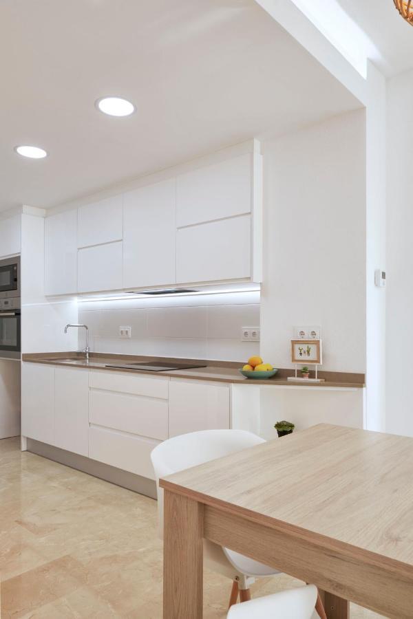 Bright Sunny Albir Beach Apartment 阿尔比尔 外观 照片
