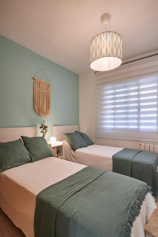 Bright Sunny Albir Beach Apartment 阿尔比尔 外观 照片