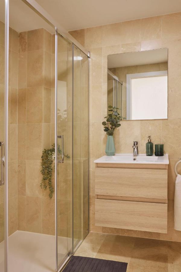 Bright Sunny Albir Beach Apartment 阿尔比尔 外观 照片